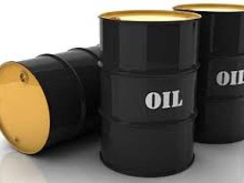 تراجع طفيف في أسعار النفط الخام ويبقى عند اعلى مستوى في أسبوعين
