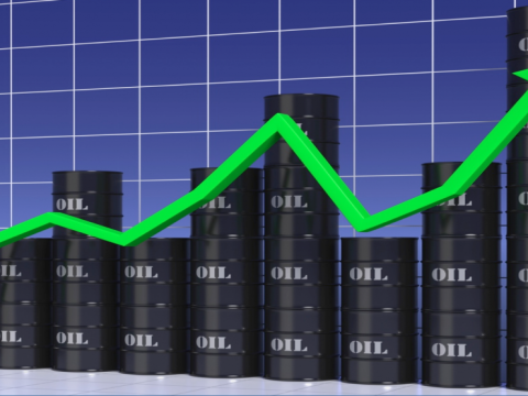 أسعار النفط تواصل خسائرها وخام برنت لأدنى مستوى في 4  أشهر