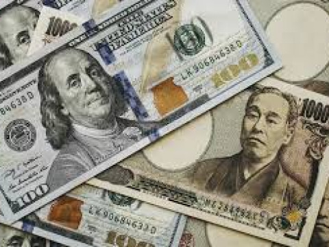 الدولار الأمريكي يرتفع للمره الأولى في 3 جلسات أمام الين الياباني