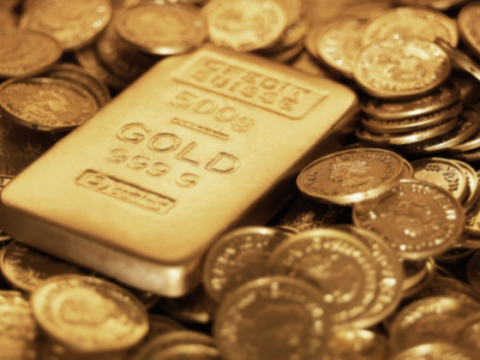 الذهب يتراجع نحو أقل مستوياته
