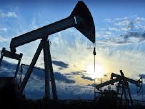 أسعار النفط الخام تنخفض لليوم الثاني بعد ارتفاع المخزونات الأمريكية