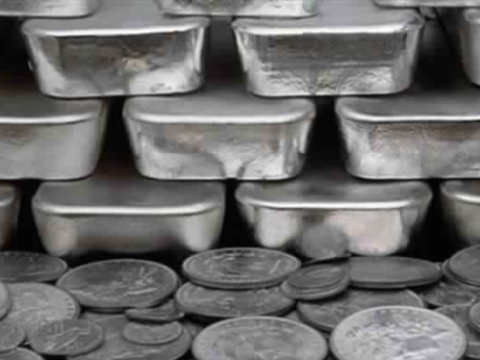 تراجع أسعار الفضة وسط سيطرة التذبذب على تداولاتها