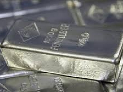 استمرار الهبوط في مستويات الفضة مع انتعاش الدولار وتراجع أسعار السلع