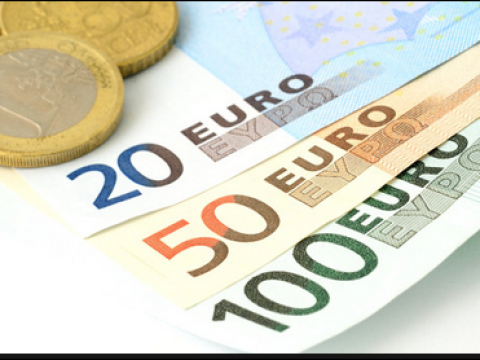 استمرار انخفاض سعر اليورو