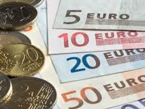 اليورو يرتفع لأعلى مستوى في أسبوع قبل مجموعة من البيانات الأوروبية