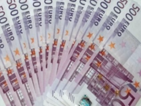 انخفاض كبير لليورو مسجلاً أدنى مستوى منذ 20 عاماً.