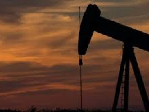 النفط الخام يسجل اعلى مستوياته في أسبوع بعد تقرير المخزونات الأمريكية