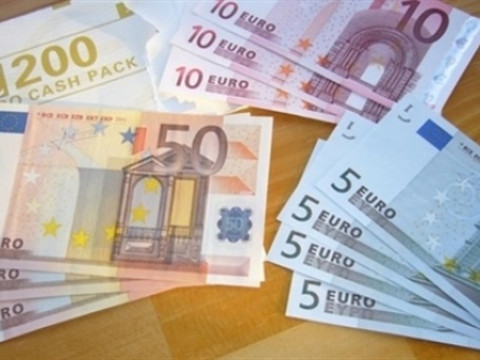 العمله الموحده اليورو تبلغ ذروة أسبوعين
