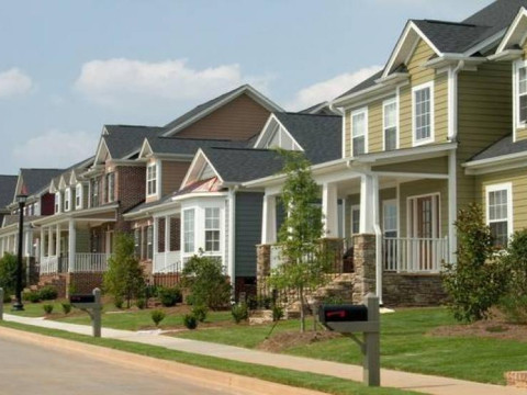 مبيعات المنازل الجديدة في الولايات المتحدة تتراجع للمرة الأولى في 7 أشهر خلال يناير الماضي