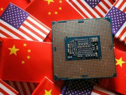 أسهم شركات التكنولوجيا الآسيوية تنخفض نتيجة حرب الرقائق بين الصين والولايات المتحدة