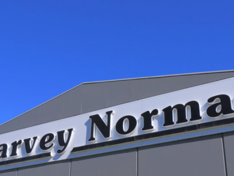 أسهم هارفي نورمان الأسترالي تنخفض وسط تراجع أرباح نصف العام