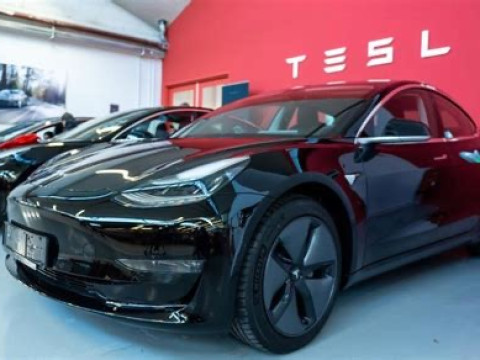 "موديل واي" التابعة لتسلا تصبح السيارة الكهربائية الأكثر مبيعاً في العالم