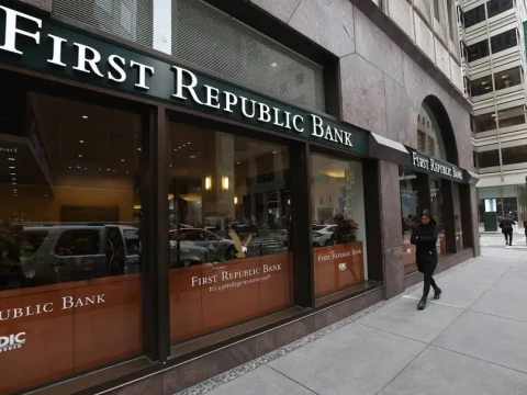 بنوك أمريكية كبرى تودع 30 مليار دولار في بنك " فيرست ريبابليك" لإنقاده من الانهيار