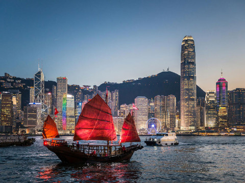 صادرات هونج كونج تسجل تراجعاً كبيراً للمرة الأولى منذ 1953