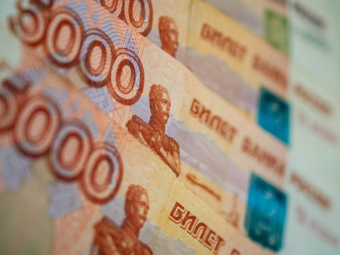 الروبل الروسي يصعد بشكل معتدل مقابل الدولار ويبقى مستقر مقابل اليوان