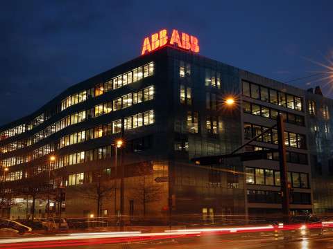 شركة ABB السويسرية تعلن تخطي أرباحها التوقعات خلال الربع الأول
