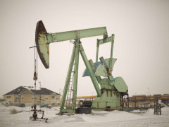 لماذا سجل النفط خسائر كبيرة مع ختام  تداولات الأسبوع الماضي ؟