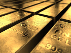 Gold Approaches All-Time Highs as Banking Worries Increase