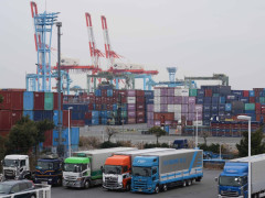 صادرات اليابان ترتفع بنسبة 7.3 في المائة في مارس متفوقة على التوقعات