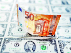 اليورو يبتعد عن أعلى مستوياته في 4 أشهر قبيل قرار الفائدة الأوروبية