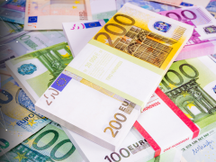 توالي ارتداد العملة الموحدة اليورو من المستوى الأعلى لها في 3 أشهر أمام الدولار الأمريكي