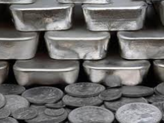 انخفاض أسعار الفضة للجلسة الثالثة على التوالي متغاضية عن الاستقرار السلبي لمؤشر الدولار الأمريكي