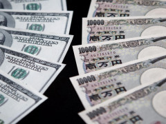 الدولار الأمريكي يرتفع أمام الين الياباني خلال جلسة التداولات الآسيويه