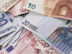 بداية ضعيفة لليورو قبل أسبوع ملئ بالأحداث