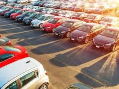 مبيعات السيارات في الاتحاد الأوروبي تتراجع بأسرع وتيرة خلال 16 شهرًا في مارس
