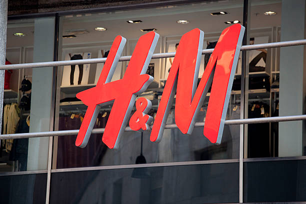 أسهم H&M تنتعش بعد توصية بنك أوف أمريكا مع التوقع بارتفاع الأرباح