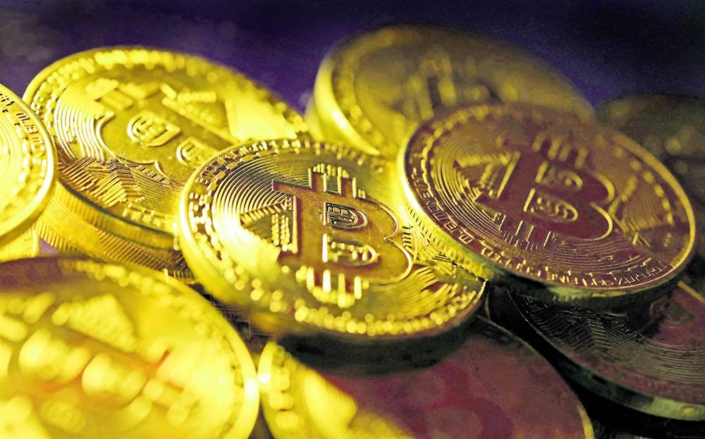 البيتكوين تستأنف الصعود لتقترب من كسر حاجز الـ 72 ألف دولار