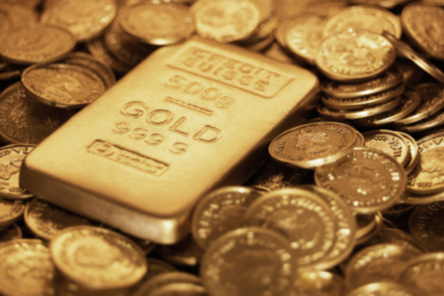 الذهب يتراجع نحو أقل مستوياته