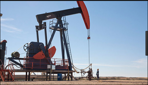 النفط الخام يجد الدعم من تراجع أعداد حفارات النفط الأمريكية العاملة