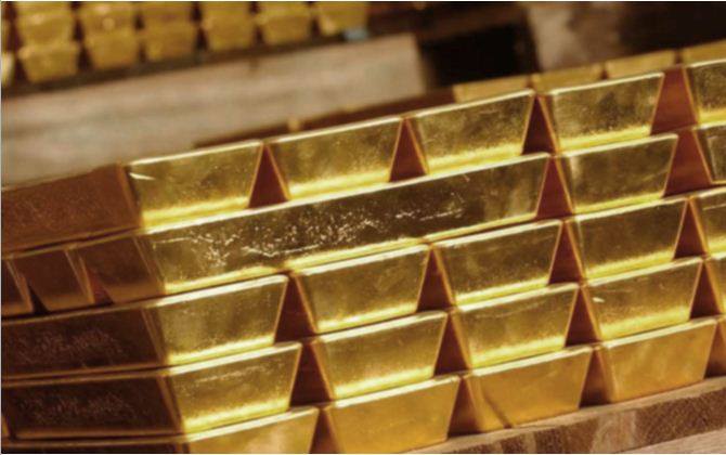 الذهب يهبط نحو أقل مستوياته