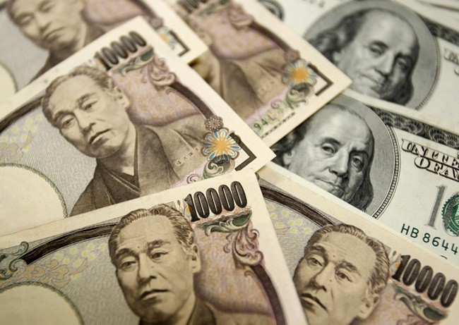 تداول الدولار ين ياباني