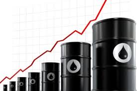 النفط الخام يسجل أعلى مستوى جديد منذ نهاية عام 2014