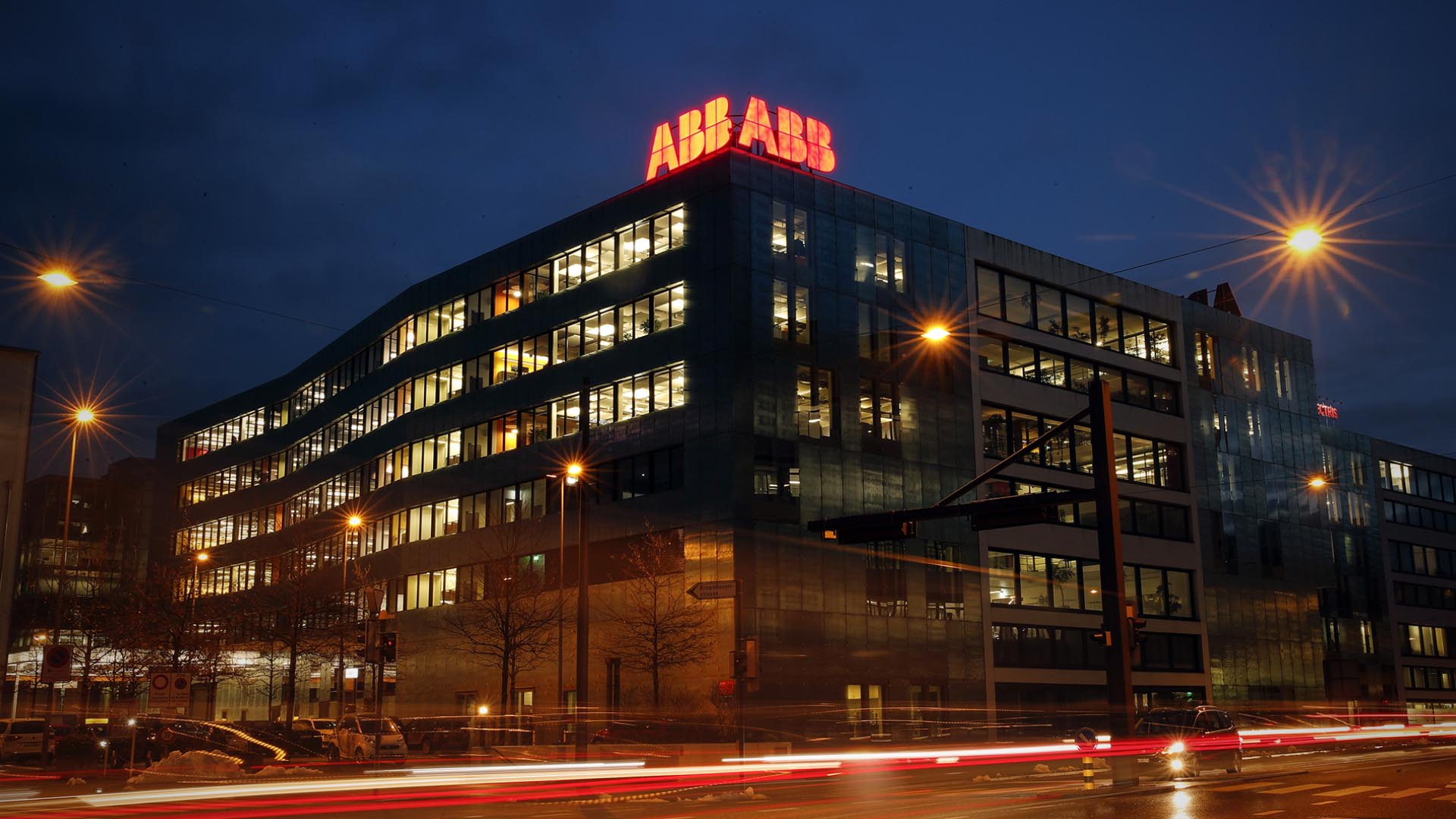 شركة ABB السويسرية تعلن تخطي أرباحها التوقعات خلال الربع الأول